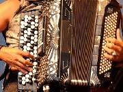 Zatelefonujte si o vstupenky na koncert Mirka Kemela